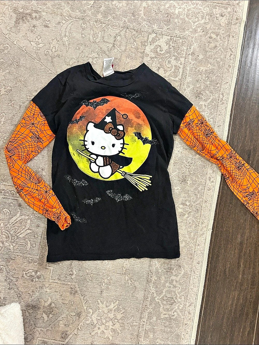 Hello Kitty Halloween witch Long Sleeve L(11/13)